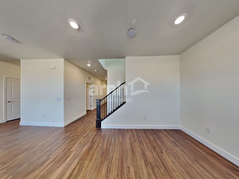 Building Photo - 7483 S Via Bombachas