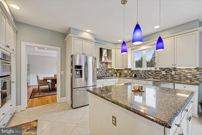 Building Photo - 9917 Kendale Rd