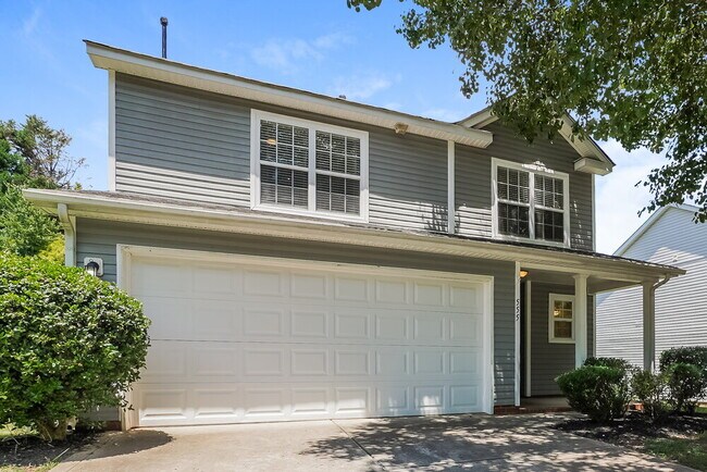 Building Photo - 555 River View Dr