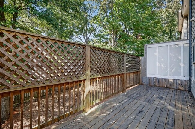 Building Photo - 1104 Bakary Ct