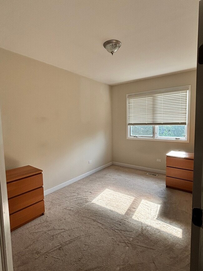 Building Photo - 1650 Linden St