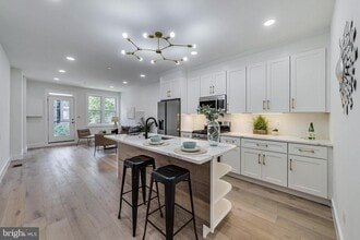 Building Photo - 1626 K St NE