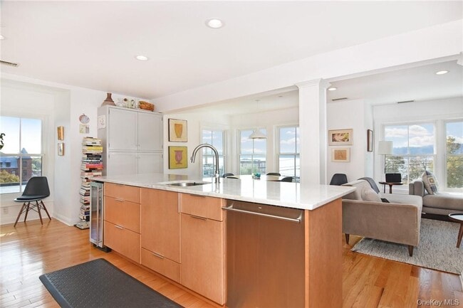 Building Photo - 27 N Buckhout St