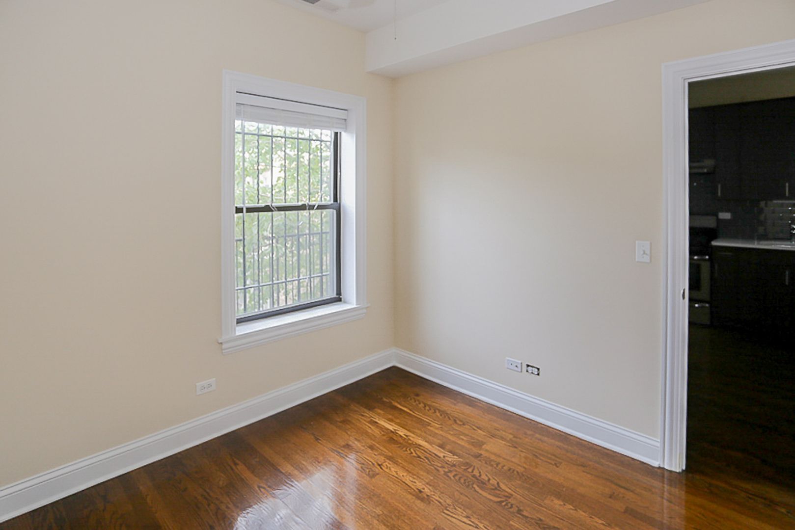 Building Photo - 3706 N Wilton Ave