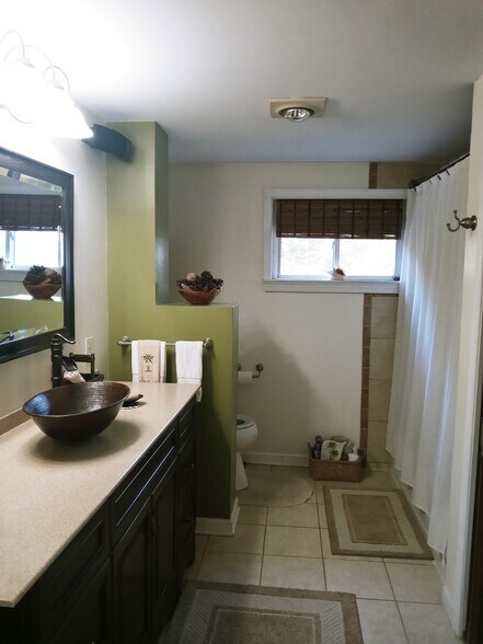 Building Photo - 2255 Engle Rd