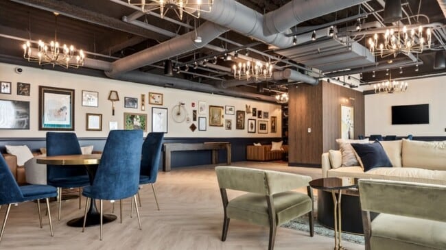 Building Photo - 2480-2522 N Milwaukee Ave