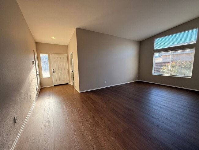 Building Photo - 4 Bed Single Story Home for rent in Wildomar