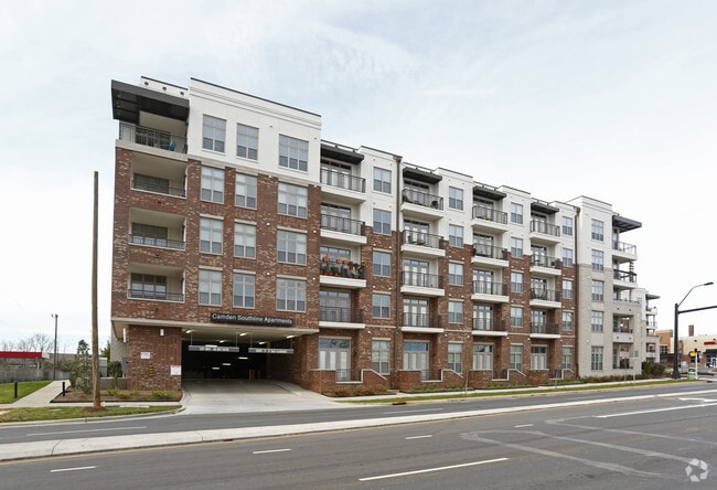 Building Photo - Camden Southline