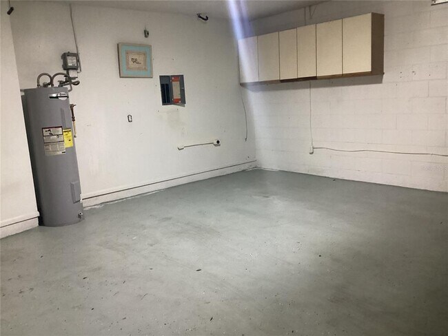 Building Photo - 150 Abbey Hollow Dr