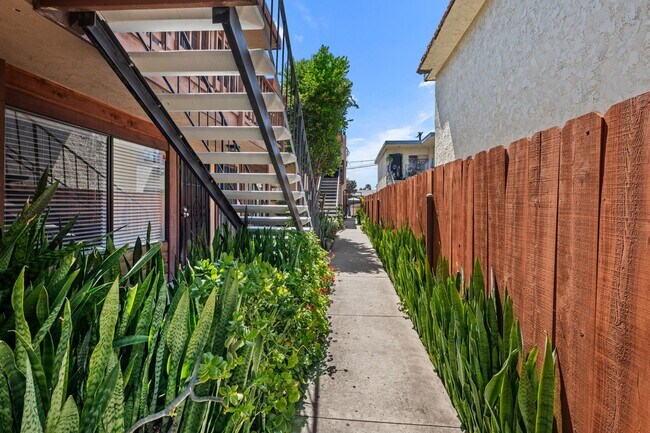 Building Photo - NORTH PARK STUNNER! REMODELED 2BR/2BA W/GA...