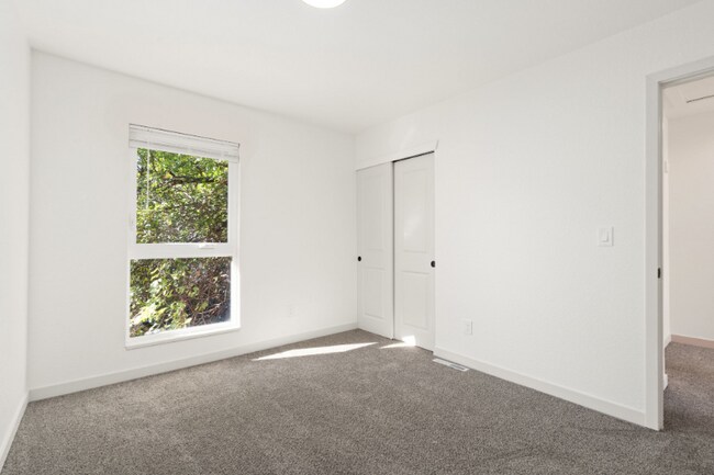 Building Photo - 1624 Banyan Dr