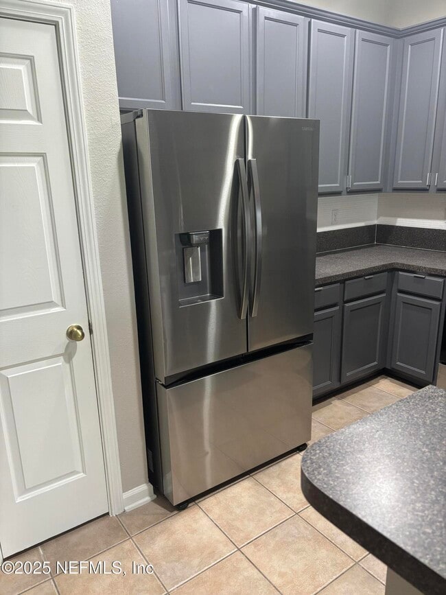 Building Photo - 13490 Essence Ct