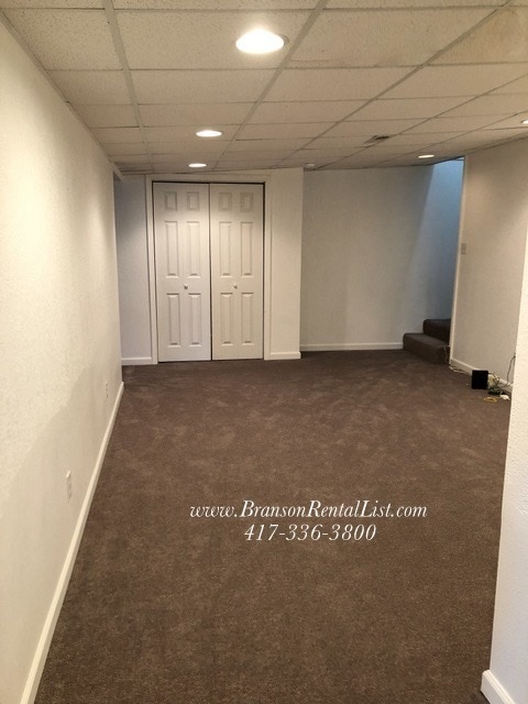 Building Photo - Spacious Basement Home with Breathtaking V...