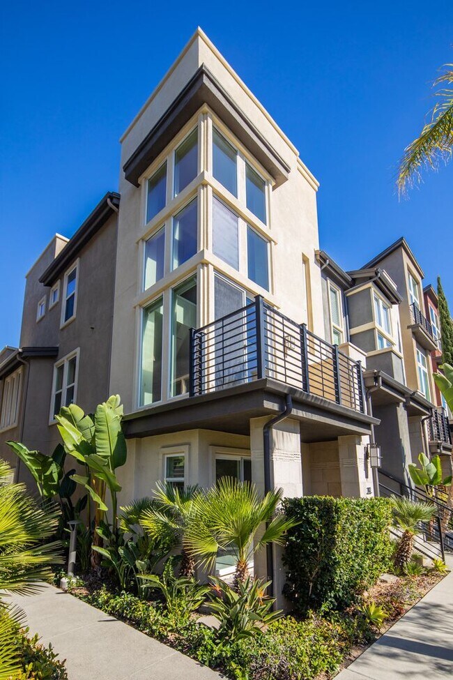 Building Photo - Resort Style 2BD Townhome in Origen at Civ...