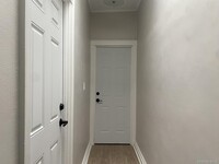 Building Photo - 152 Tulip Ave