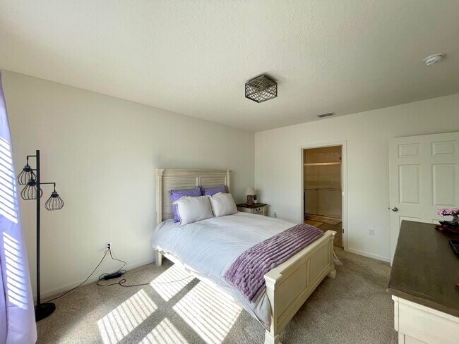 Building Photo - 10574 SW Cambria Ln