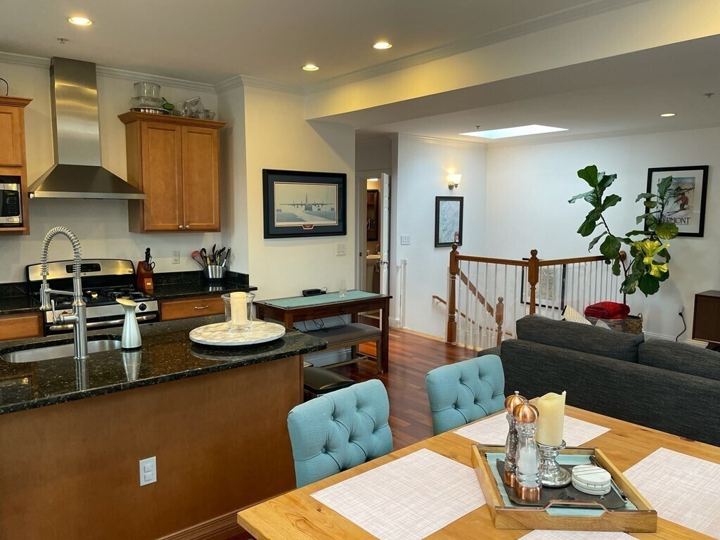 Building Photo - 93 Sciarappa St