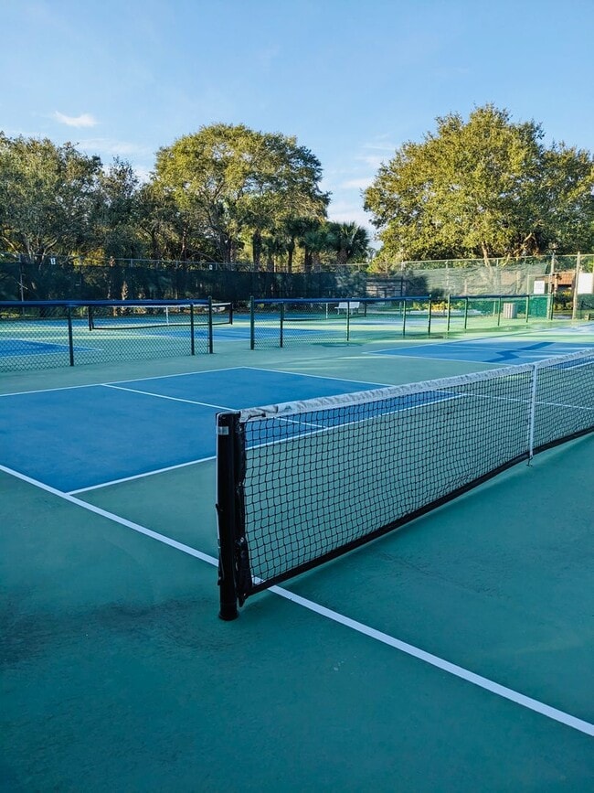 Building Photo - 2/2.5 Stuart Townhome near Intracoastal