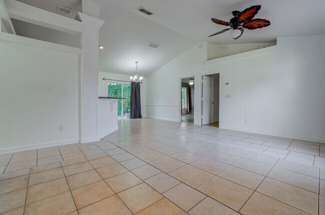 Building Photo - Very Nice 3/2 Home w/ Fenced Yard in St. Cloud with Bonus Room