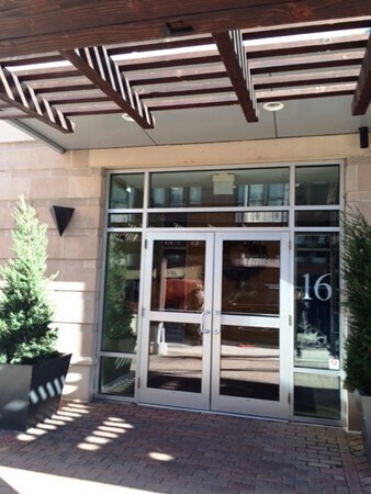 Building Photo - 16 Miner St