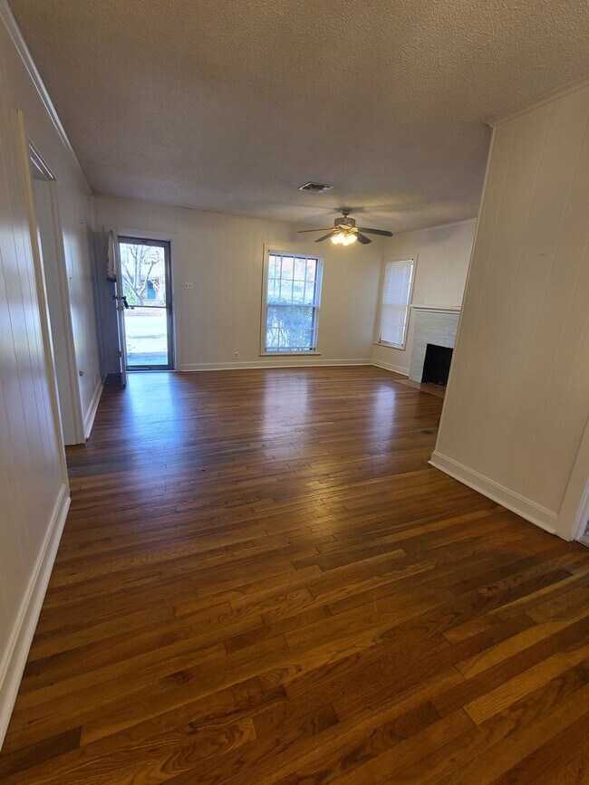 Building Photo - 2930 S Donnybrook Ave
