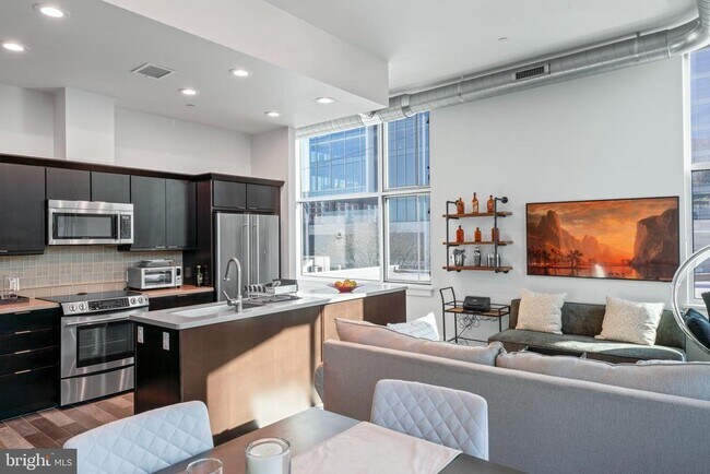 Building Photo - 7809 Woodmont Ave