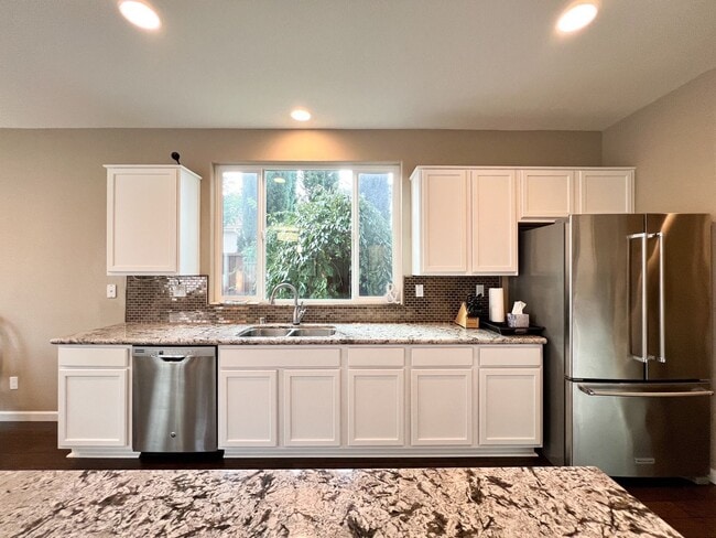 Building Photo - Modern Four-Bedroom Napa Home