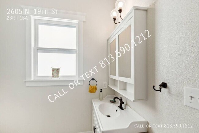 Building Photo - 2605 N 19th St