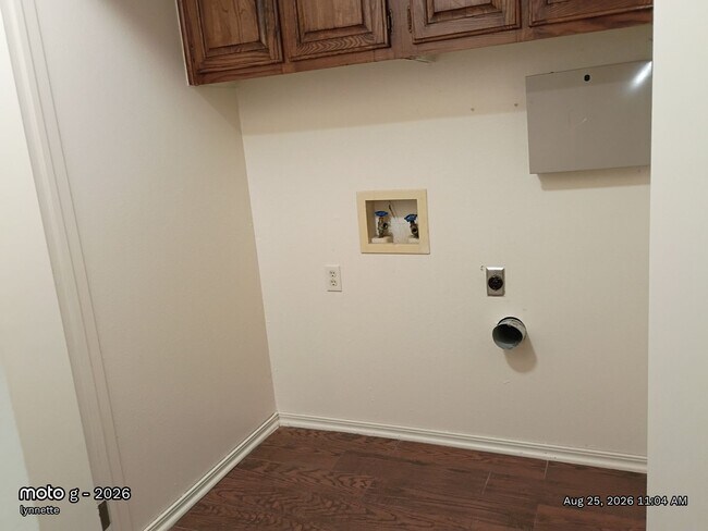 Building Photo - 515 Peppertree Ln