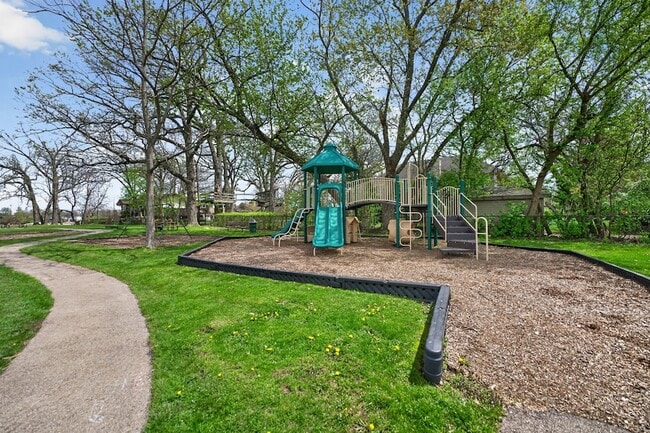 Building Photo - 33356 N Sears Blvd