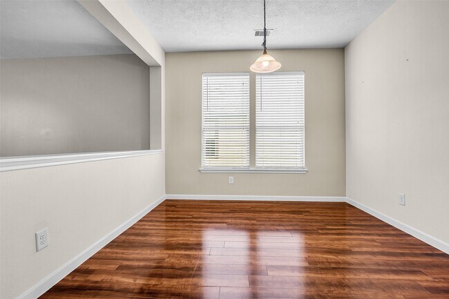 Building Photo - 6719 Path Way Ct