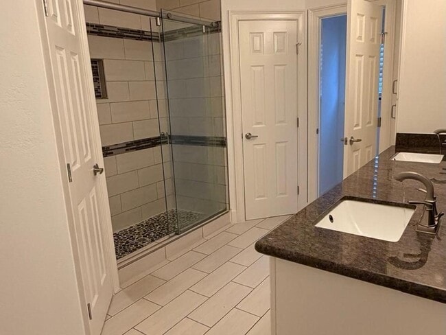 Building Photo - 3815 Redwood Falls Dr