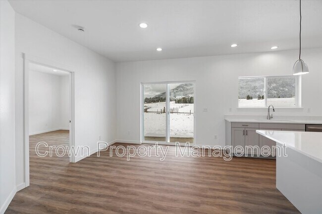 Building Photo - 133 Bench Run