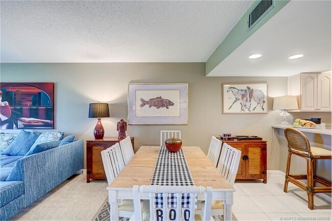 Building Photo - 5564 NE Gulfstream Way