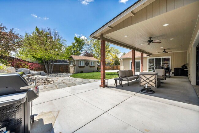 Building Photo - 6015 Stillmeadow Dr