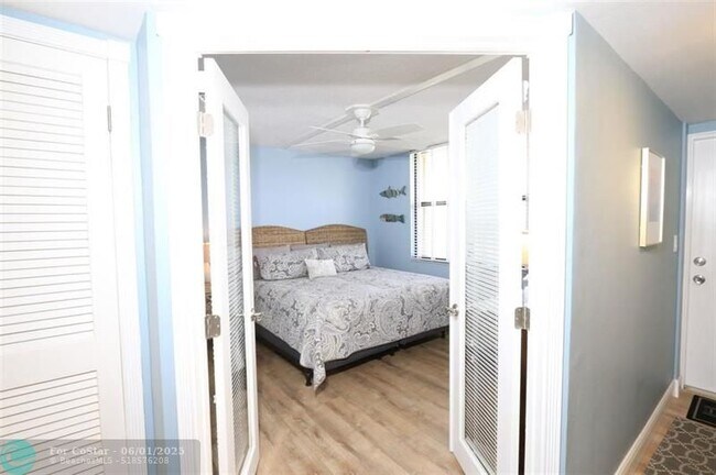 Building Photo - 9940 S Ocean Dr