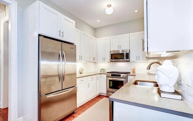 Building Photo - 213-211 11th St NE