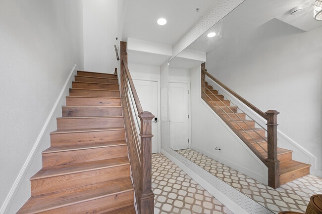 Building Photo - 4678 Nebo Dr
