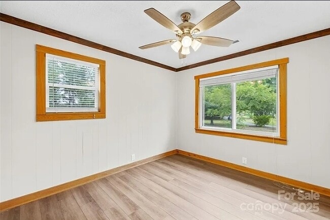 Building Photo - Country Living