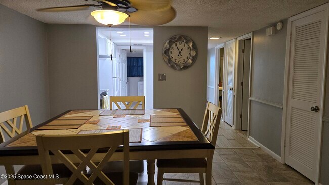 Building Photo - 2578 Demaret Dr