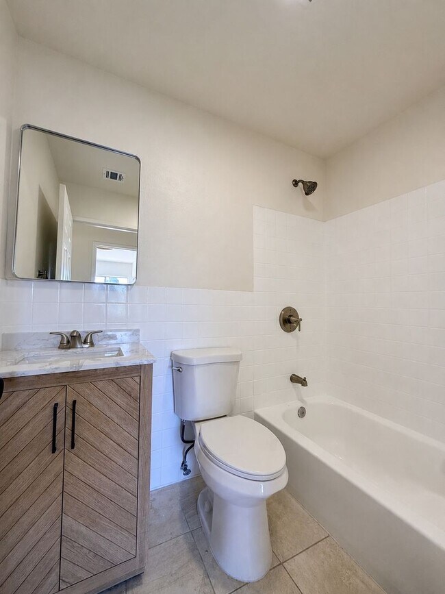 Building Photo - 1027 Coronado Ter