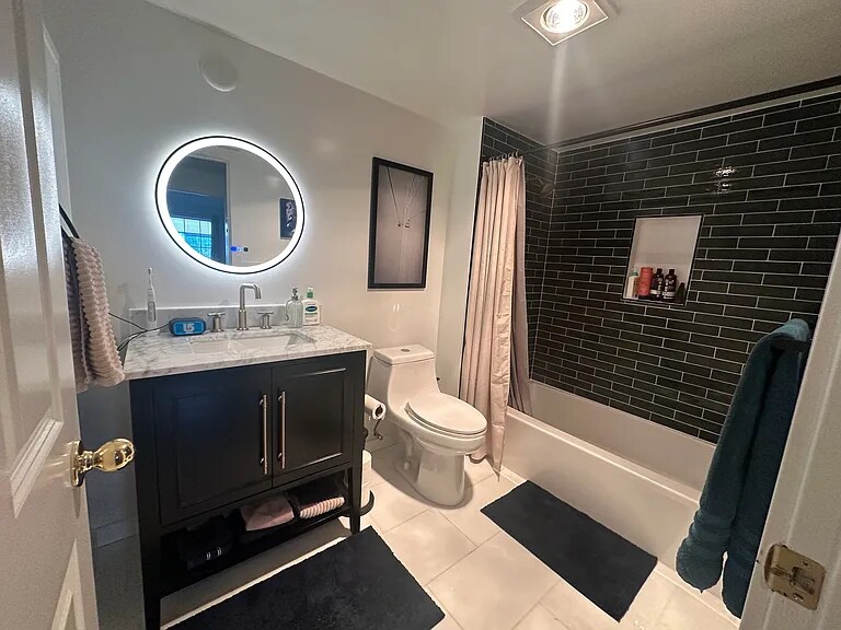 Building Photo - 132 NE 95th St