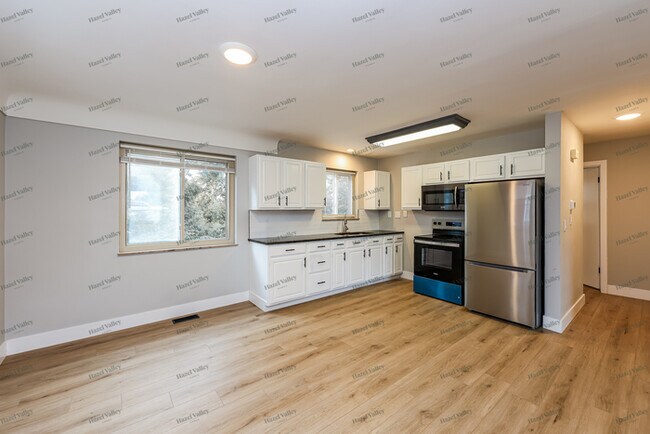 Building Photo - 5306 Fox Rd