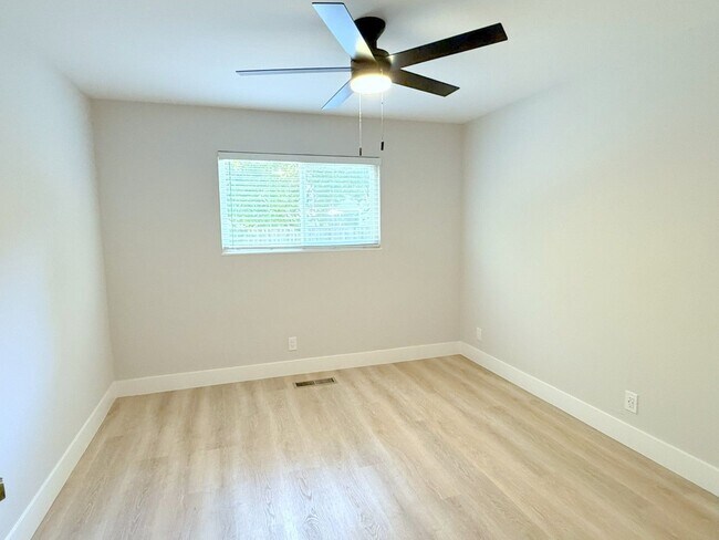 Building Photo - 2690 Danville Blvd