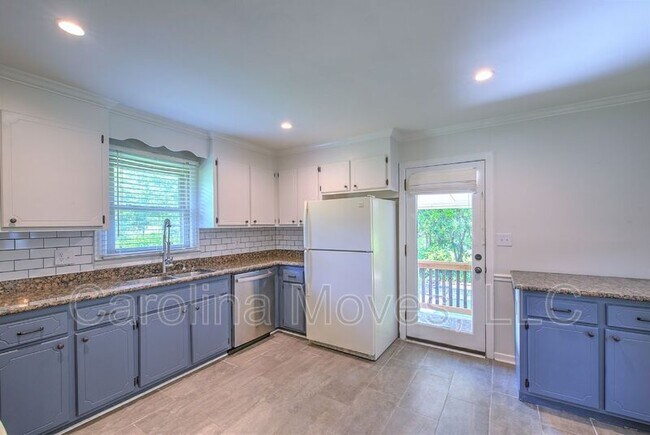 Building Photo - 119 Windemere Dr