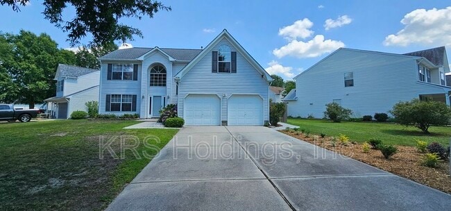 Building Photo - 3136 Sacramento Dr