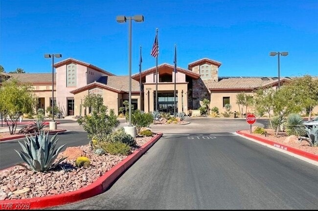 Building Photo - 2103 Sawtooth Mountain Dr