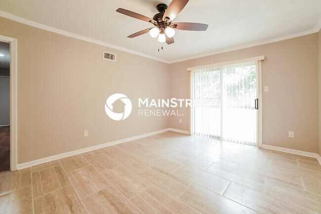 Building Photo - 3 Bedroom Pet-Friendly Home in MEMPHIS, TN with Main Street Renewal