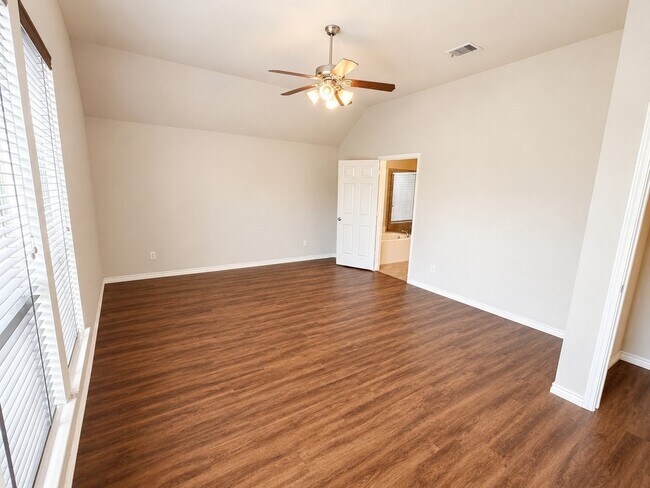 Building Photo - 12018 Grace Hall Dr