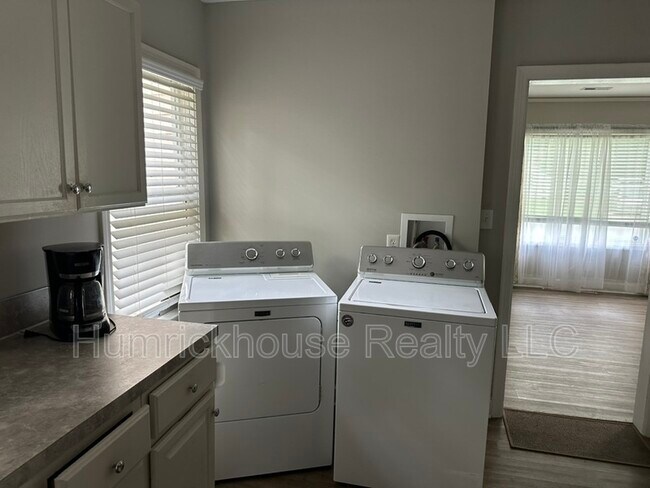 Building Photo - 3110 Wynmore Pl
